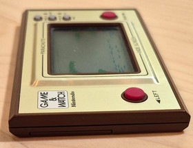 VINTAGE NINTENDO PARACHUTE GAME & WATCH HANDHELD PR-21 &ndash; WIDE SCREEN 1981 ~WORKS