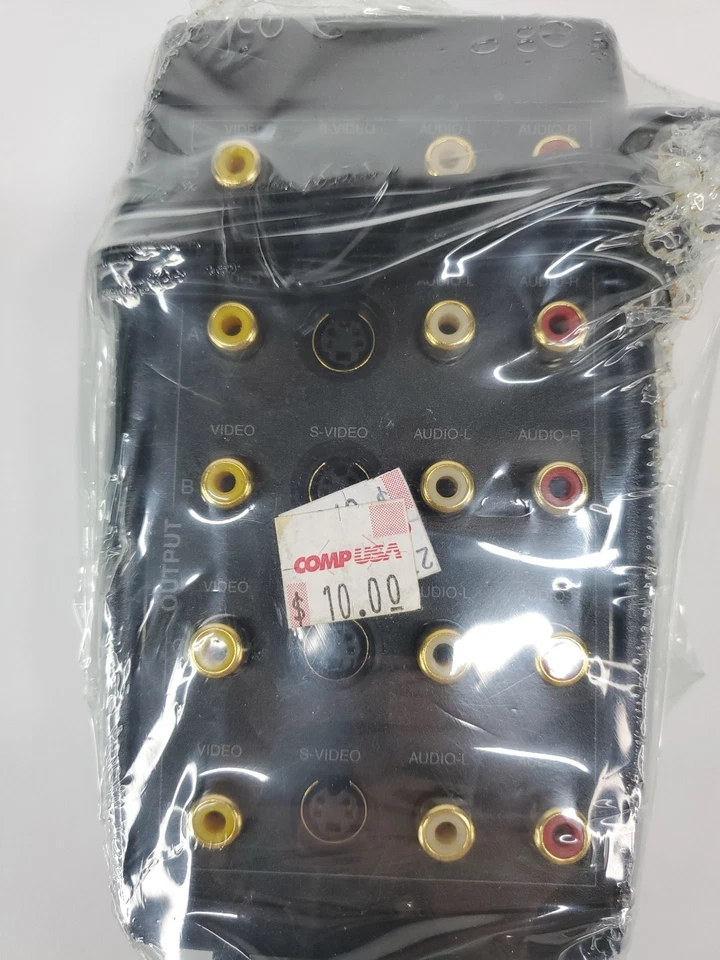 Radio Shack Video Distribution Amplifier Audio-Video Input-Output 15-1172.  - Image 3 of 4