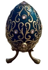 Uovo musicale pavone stile FABREGE su piedistallo con strass teal ottone pasquale 7"