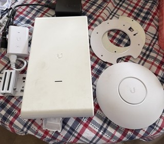 Ubiquiti UniFi AP AC Pro Outdoor Access Point/Bridge 2 PoE Injectors Tested