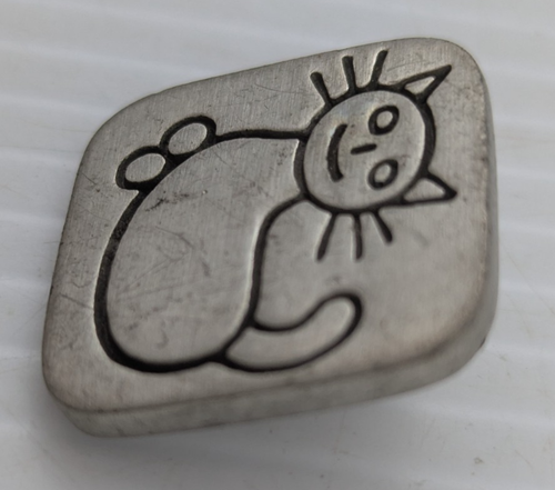 Pewter Guyot Artisan Smiling Cat Pin 1994 - Picture 2 of 5