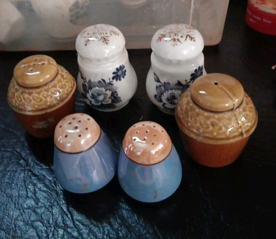 Sqlt A D Pepper Shaker Lor Of 3 Sets