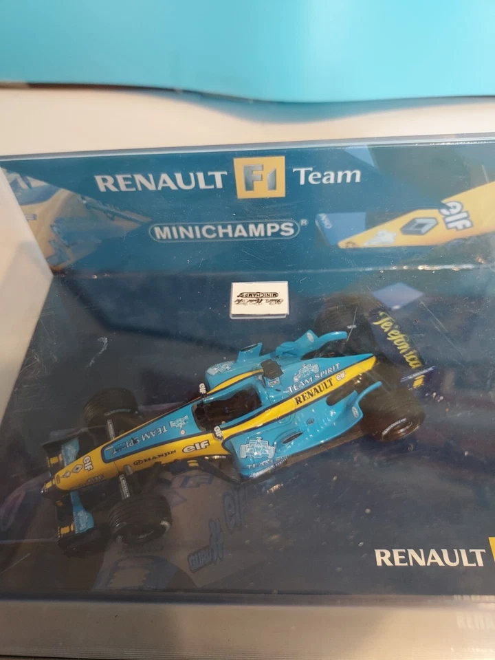 Minichamps 1:43 RENAULT F1 TEAM R24. Foto 2 de 3