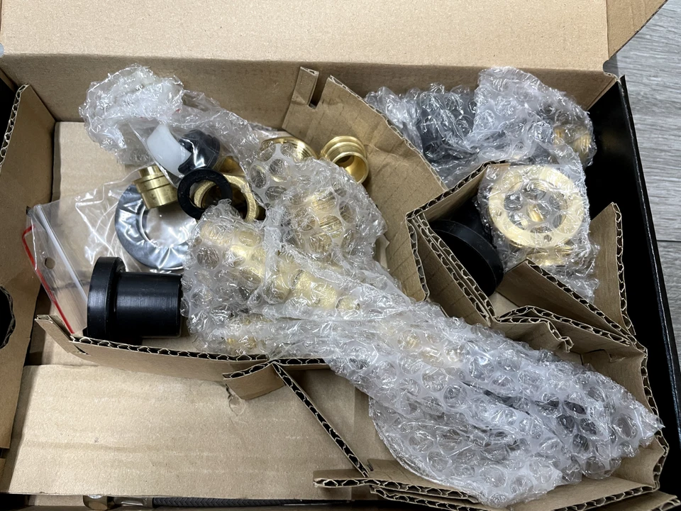 Graff G-11251-LM55B-BNI Roman Tub Set - Brushed Nickel Foto 4 de 4