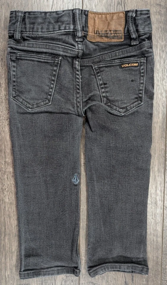 Ropa de bebé niño 2T ajustada recta Volcom Vorta cintura ajustable pantalones de mezclilla negros Foto 3 de 3