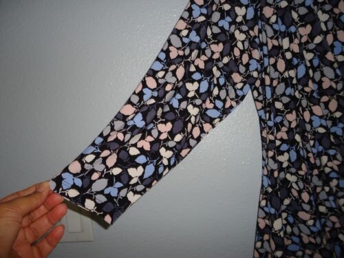 Anne Klein Black floral print v neck faux wrap top- Size XL - Picture 4 of 4