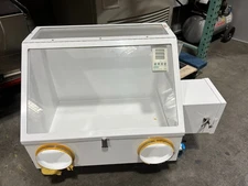 Cole-Parmer Economical Glove Box