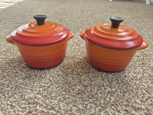 2 X MINIATUR GUSSEISEN TÖPFE
