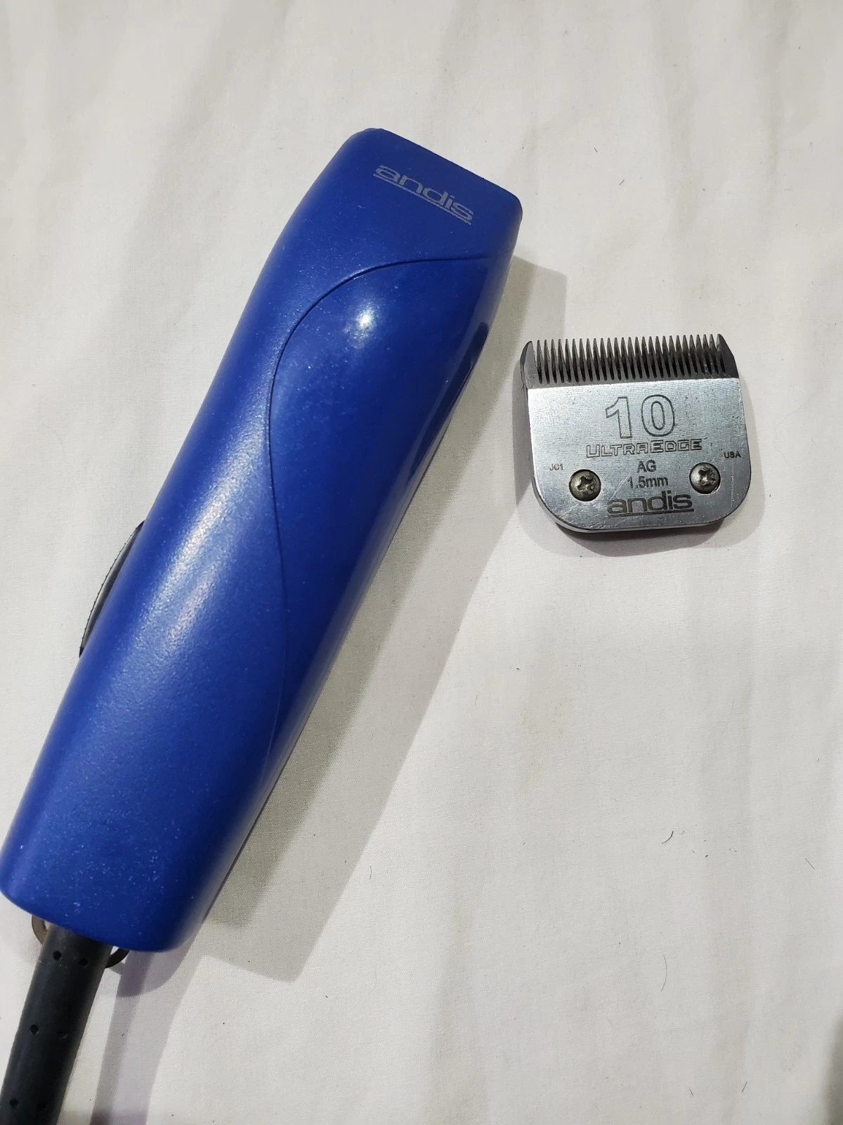 Andis MBG2 Pet Hair Clippers w/ #10 1.5mm Ultraedge AG Blade Set BLUE