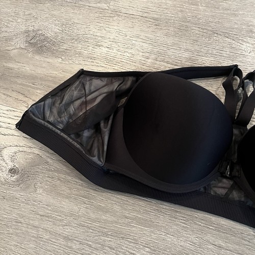 Victoria's Secret Knockout Front-Close Sports Bra (Tropical) - Picture 5 of 11