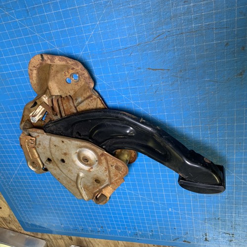 1995-1999 Chevy GMC Suburban Tahoe Yukon Escalade Emergency Brake Pedal OEM - Picture 5 of 14