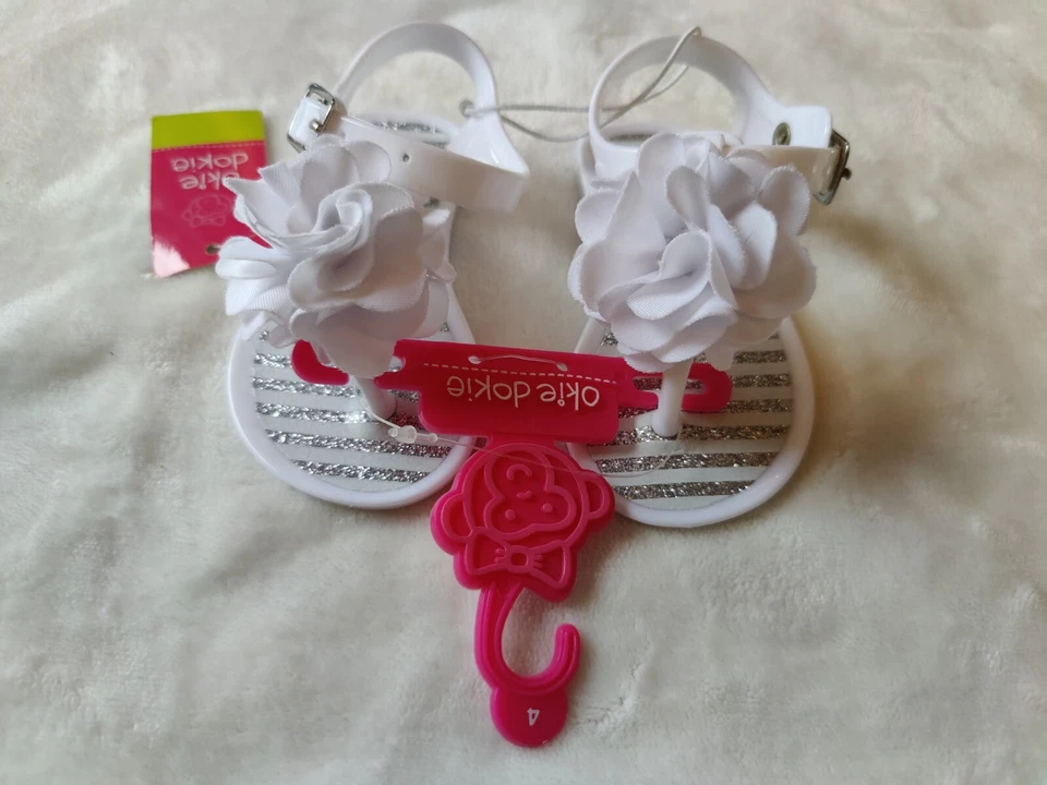 NEW! Okie Dokie Baby Girl White Summer Sandal Size 4, 12 months - Image 2 of 4