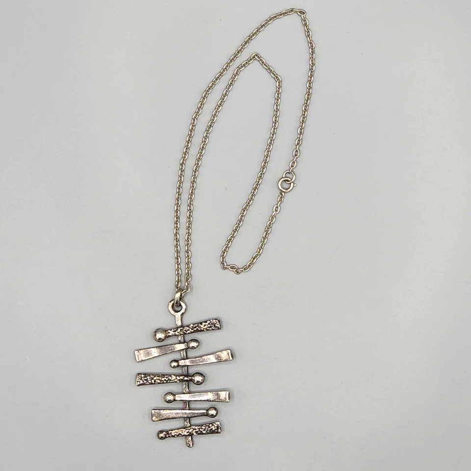 Collar colgante de placa de plata brutalista moderno danés diseñador años 70 sin firmar Foto 2 de 4