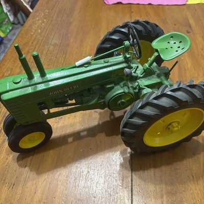 1/8 John Deere ERTL Styled B Narrow Front