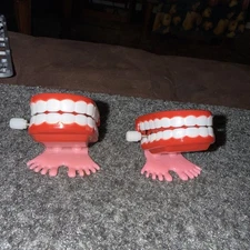 Rhode Island Novelty - Joke Gag Toys - WIND-UP CHATTER TEETH (2)