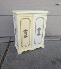 Vintage Retro French Provincial Mid Century Modern Plastic Clothes Hamper F62