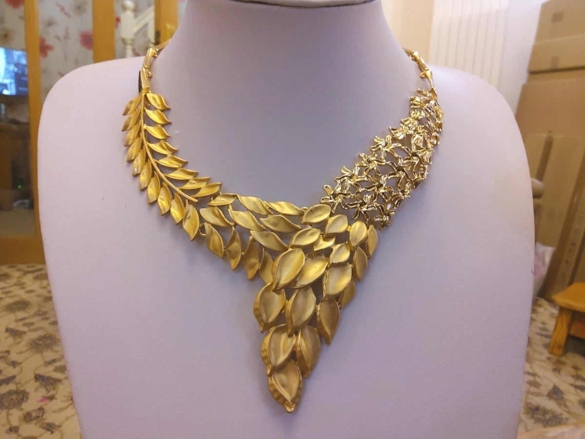 Big gold flower necklace online