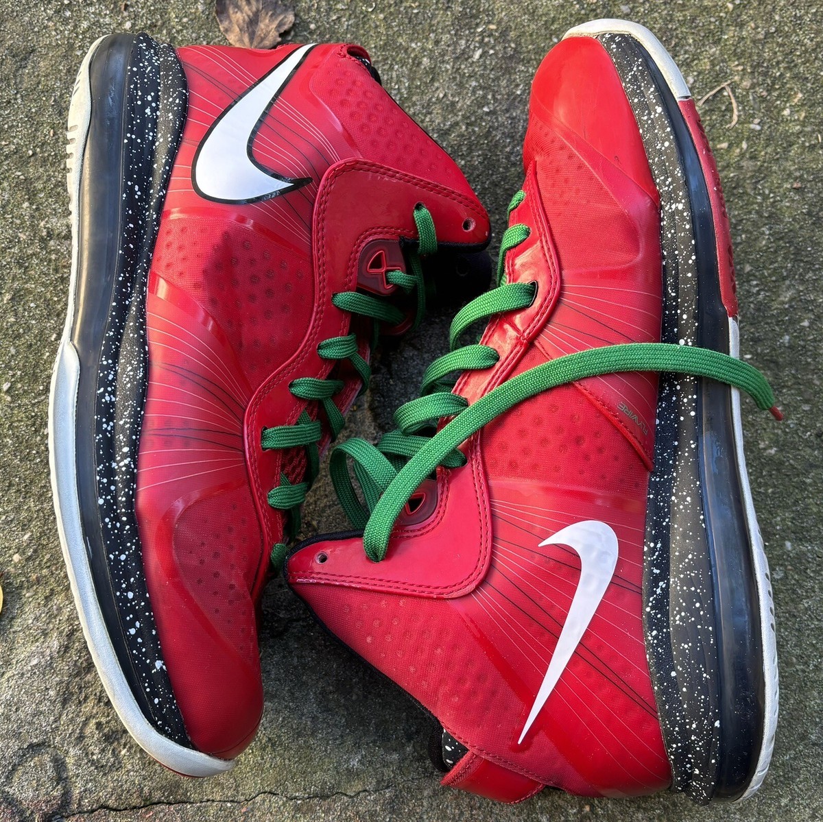 Size 10 Nike Lebron V/2 Christmas 2010