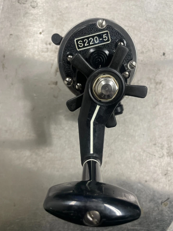 Carrete de pesca de agua salada Newell S220-5 rodamiento de bolas grafito de colección raro Foto 2 de 4