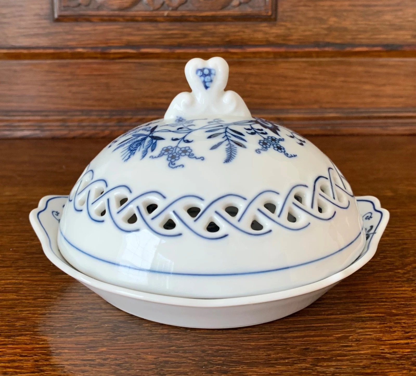 Married Set of Blue Onion Design Reticulated Lattice Domed Porcelain Butter Dish
