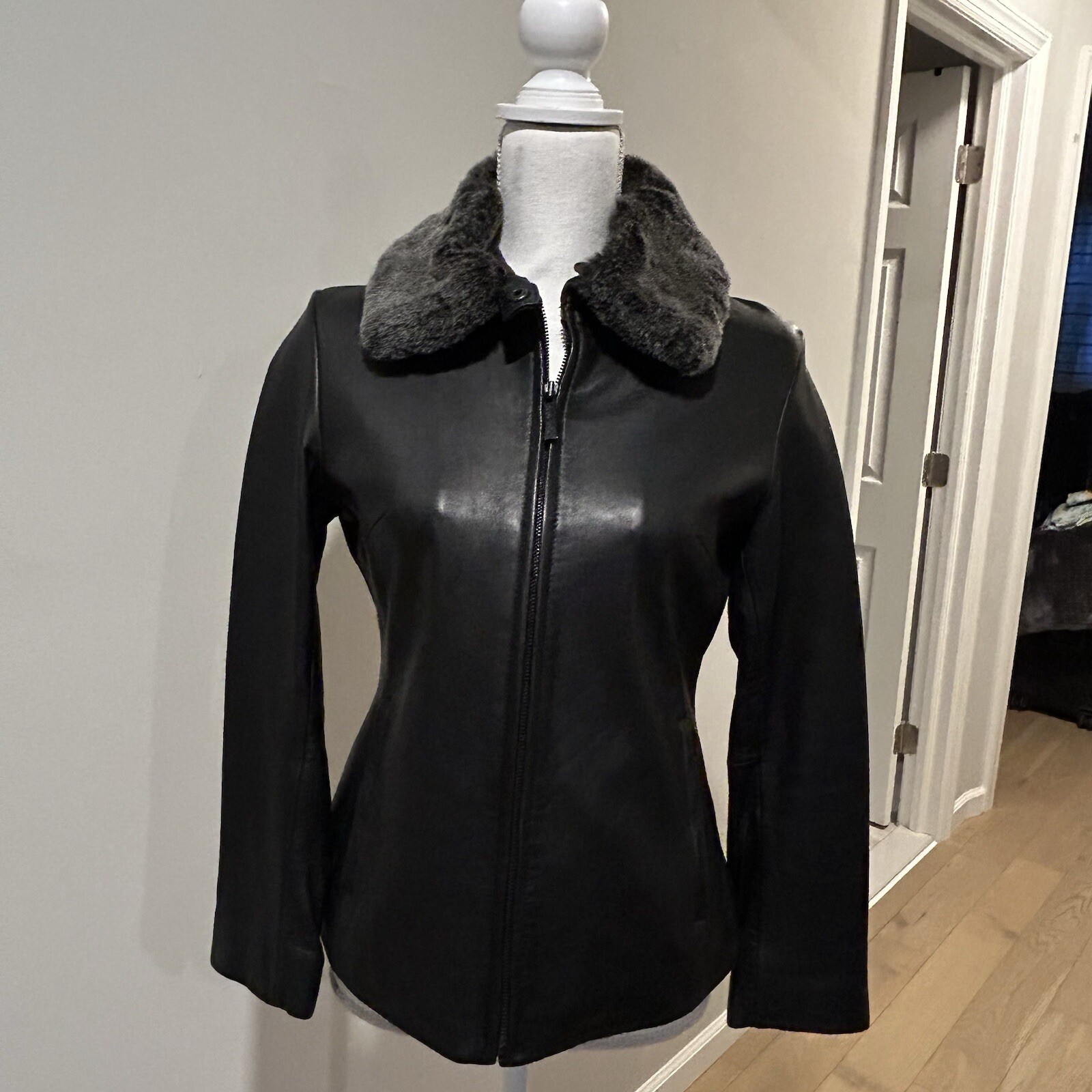 Nicole Miller Womens Medium Leather Jacket Stylish & Chic