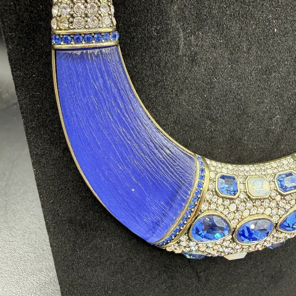 Collar babero de resina cristal con cuentas HEIDI DAUS "Say It With Style" azul declaración Foto 3 de 4