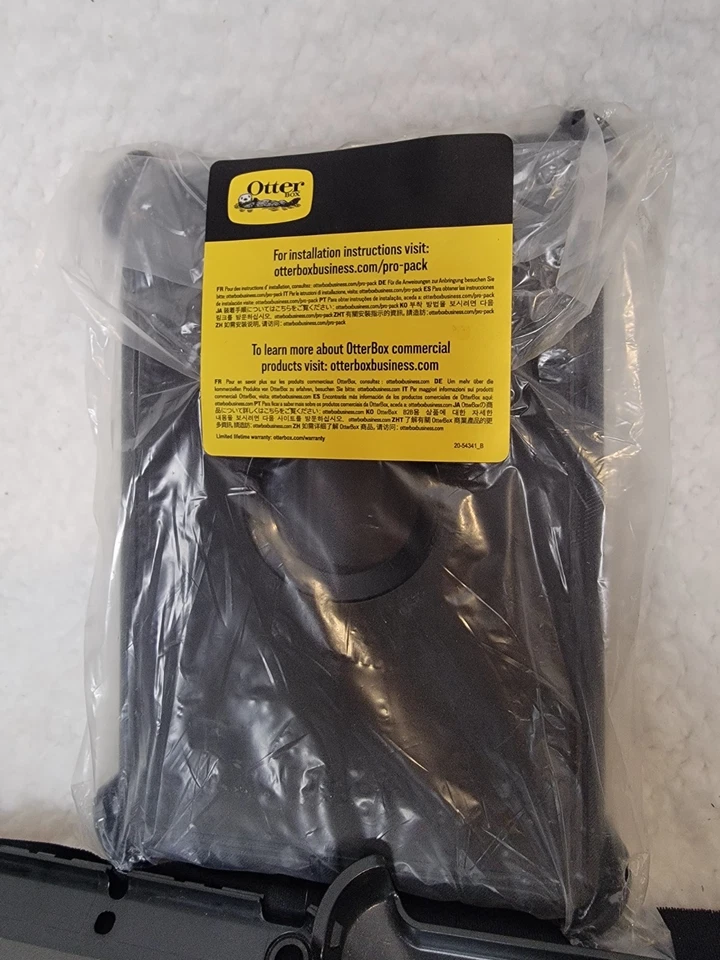 OtterBox 7755876 Defender Case for Apple iPad 5th and 6th Generation - Black - Image 3 of 4