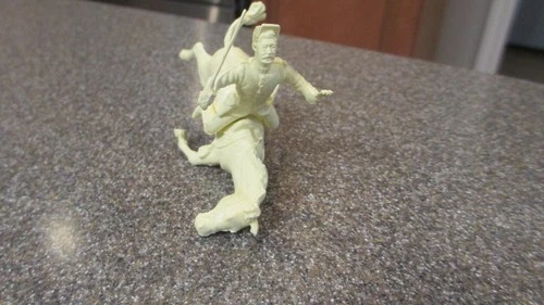 VINTAGE MARX GIANT FORT APACHE PLAYSET FALLEN HORSE & RIDER