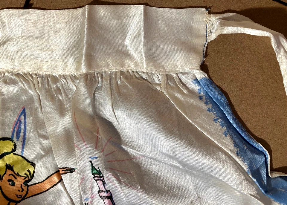 RARO/ÚNICO SEDA 1955-59 "Disneyland" Parque Recuerdo Delantal Infantil con Campana Foto 4 de 4