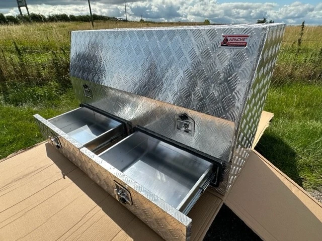 Large truck on sale tool boxes