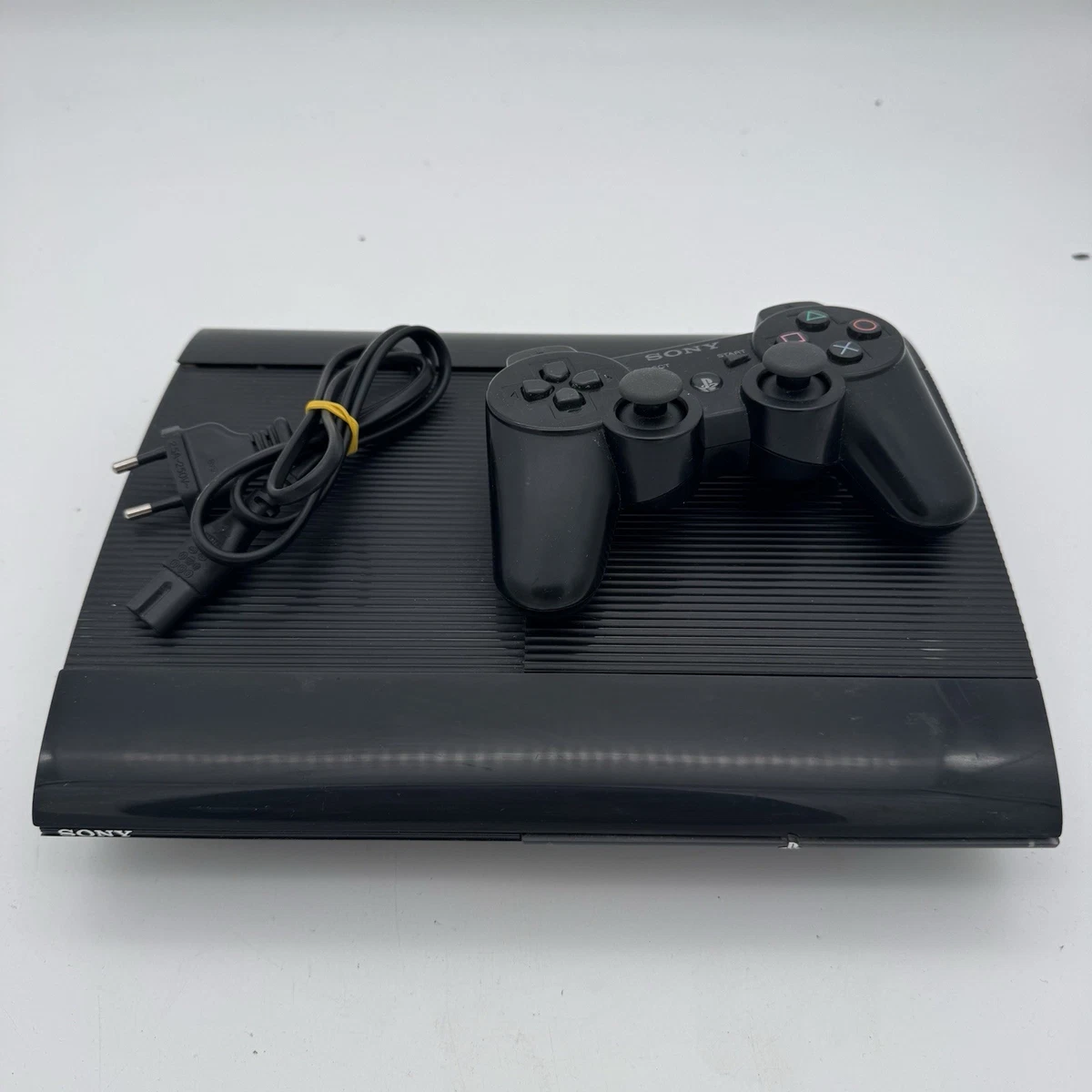 Sony PlayStation 3 - Super Slim Sony Sony PlayStation 3 Videospiel