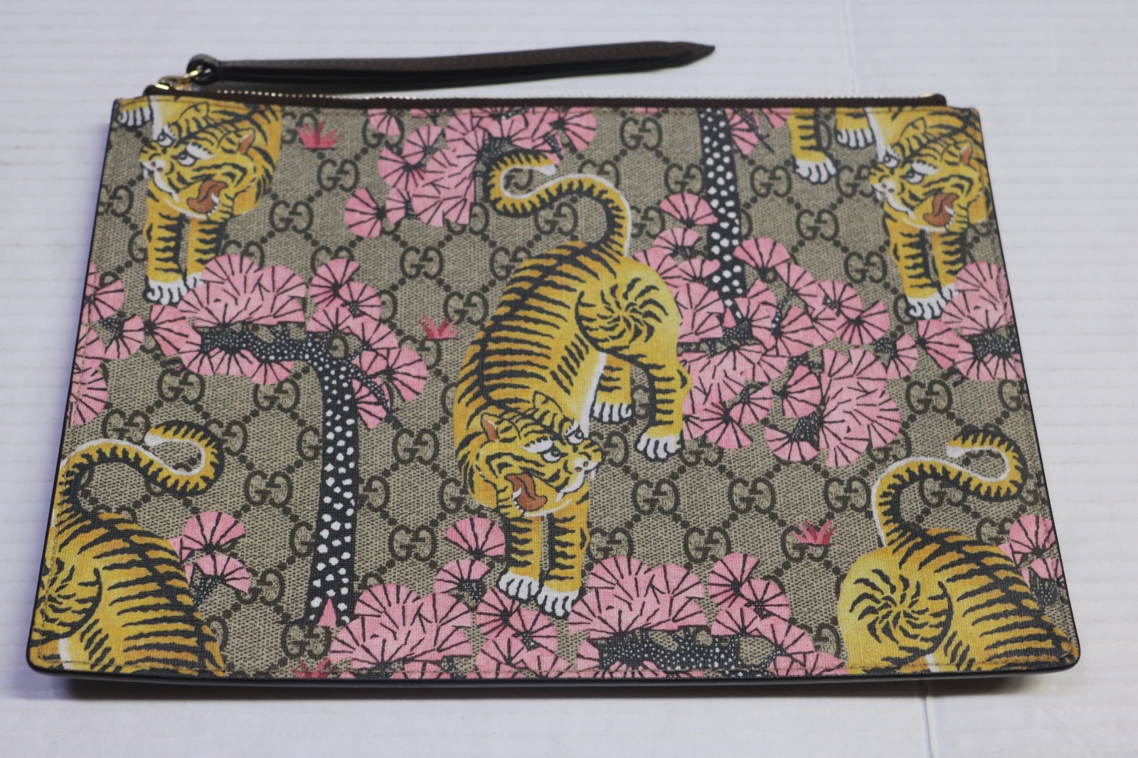 Gucci GG Supreme Coated Canvas Bengal Tiger Zip Pouch Bag