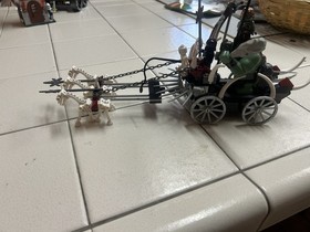 LEGO Castle Tower Raid+King And War Wagon/Troop Transport Skeletons/Orcs Retired