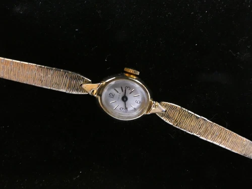 Vintage Timex Women's Watch, Gold Tone, Oval Case, NOT WORKING