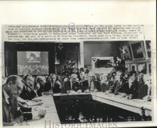 1963 Press Photo International auction at London's Sotheby's Gallery - now30086