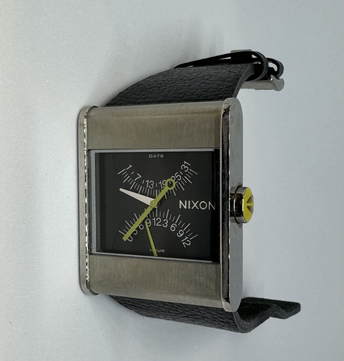 NIXON BACK TO THE FUTURE The R1G1 #A039-1000 Black Leather NIXON BACK TO THE FUTURE The R1G1 #A039-1000 Black Leather