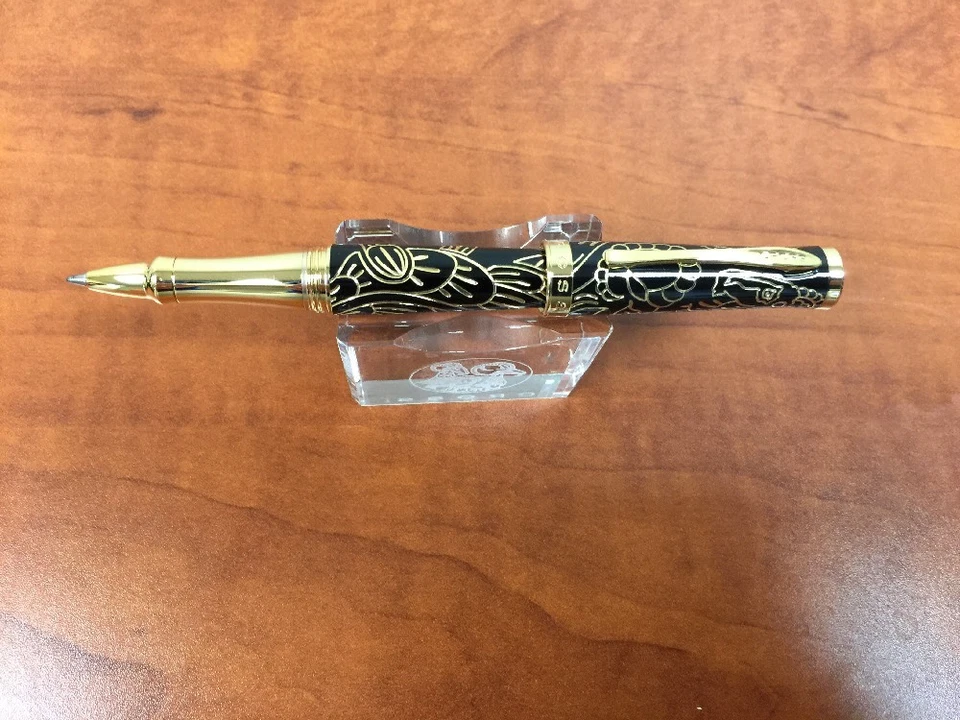 Cross Sauvage 2015 年山羊月光黑色漆面滚珠笔  — 第 3/4 张图片