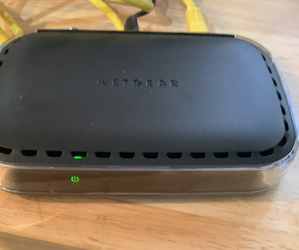 Netgear Model No.CM400 DOCSIS 3.0 Gigabit Ethernet Cable Modem w/ Adapter,L.N. - Image 2 of 4