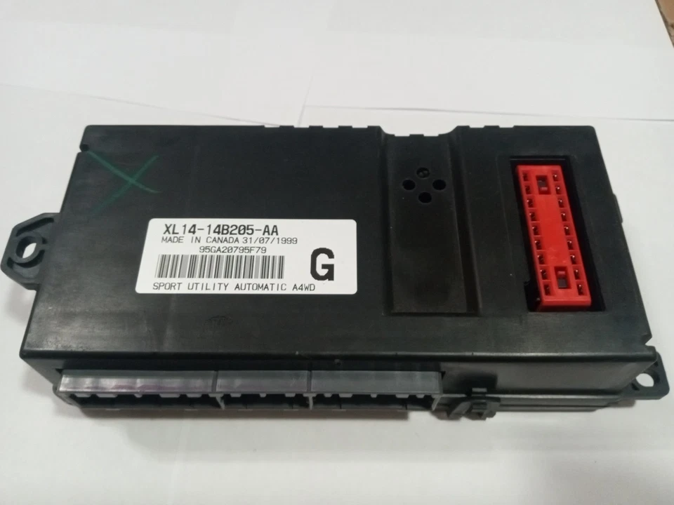 Módulo GEM multifunción Ford Expedition 1999-2001 p/n XL14-14B205-AA, A4WD. Foto 2 de 4