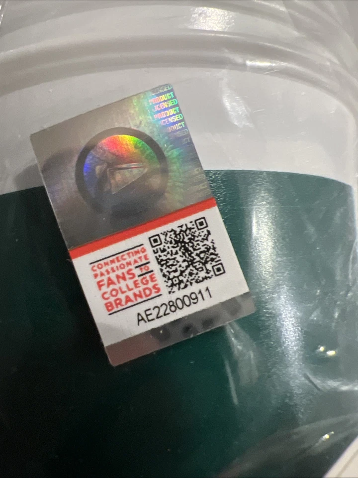 Michigan State Spartans Party Pack 160 Napkins, 32 Cups, 6 Table Cloths - Image 4 of 4