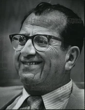 1973 Press Photo Prof. Max Kurz WWM School of Social Welfare. - mja39689