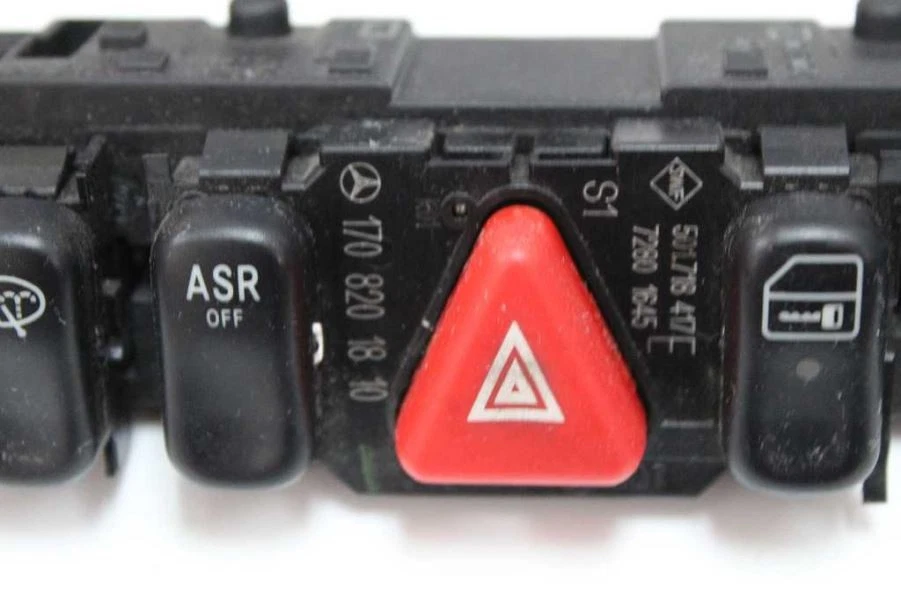 Interruptor ESP bloqueo asiento 1998 99 00 Mercedes Benz SLK230 2108200151 Foto 2 de 4