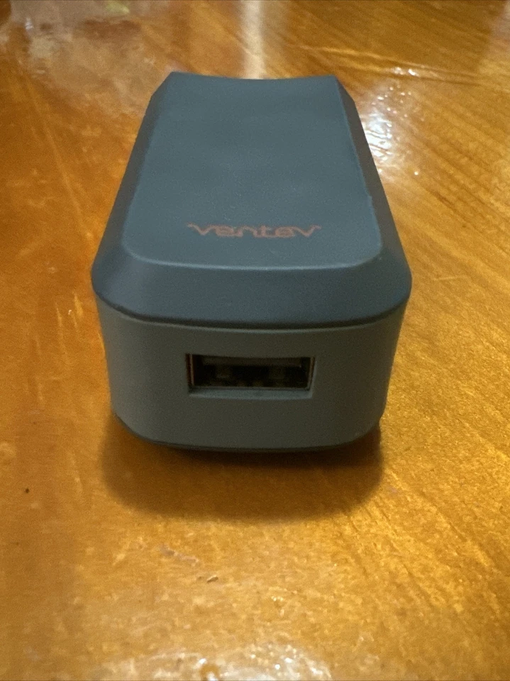 Настенное зарядное устройство Ventev одинарный USB высокий усилитель 5 В - 10 Вт 2,4 А с аксессуарами - Изображение 4 из 4