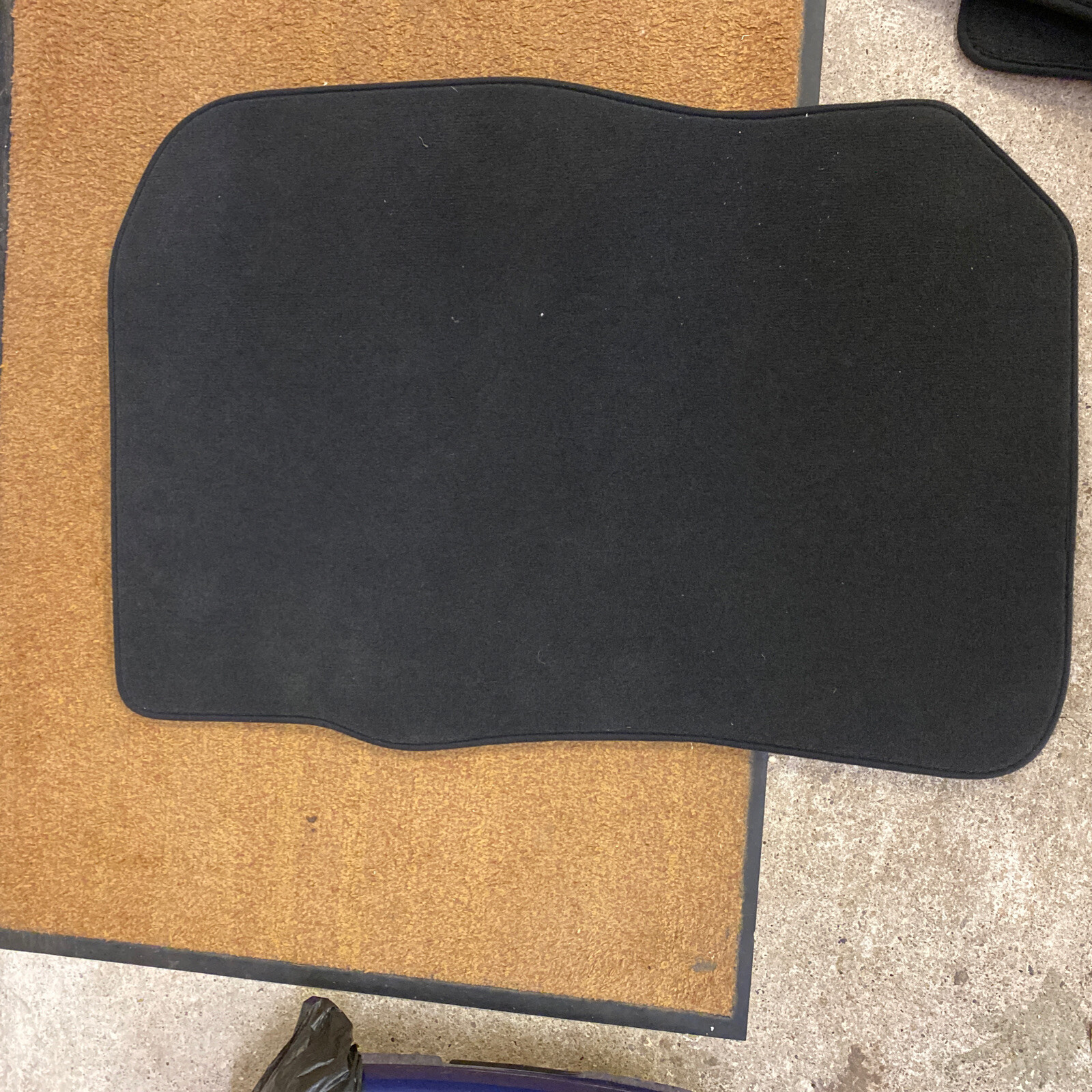 GENUINE BMW X3 FLOOR MATS BLACK MATS 2018+ eBay