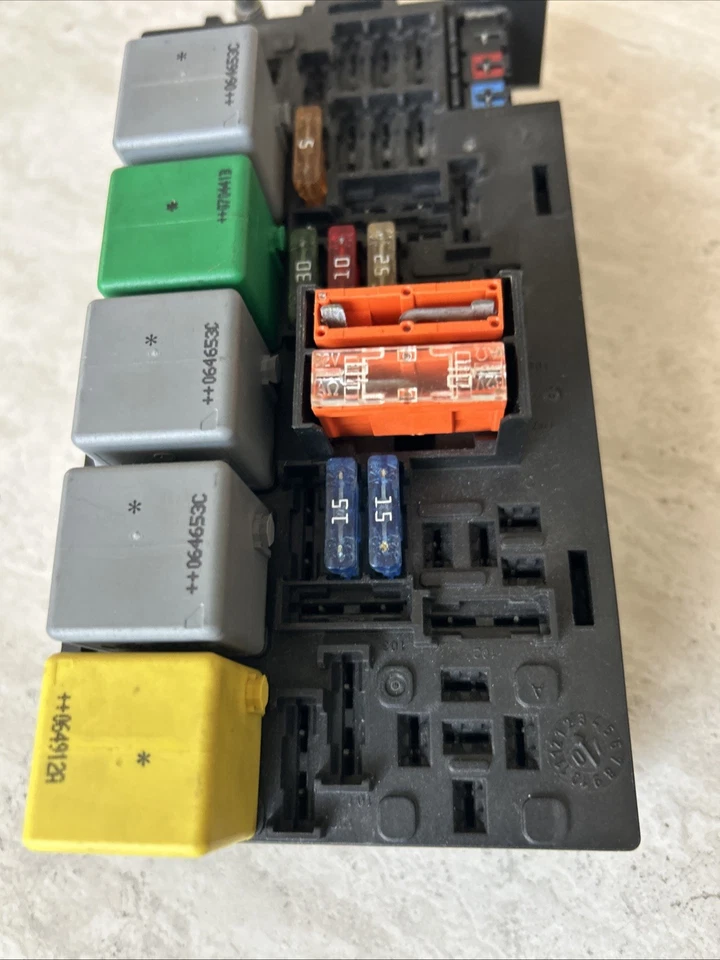 06-09 MERCEDES ML SERIES Engine Fuse Box Delphi 15444546 09 Ml500 Type 164 - Image 4 of 4