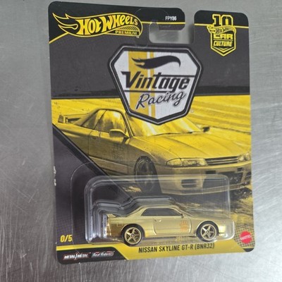 Hot Wheels Car Culture Vintage Racing Nissan Skyline GT-R BNR32 1992 Gold