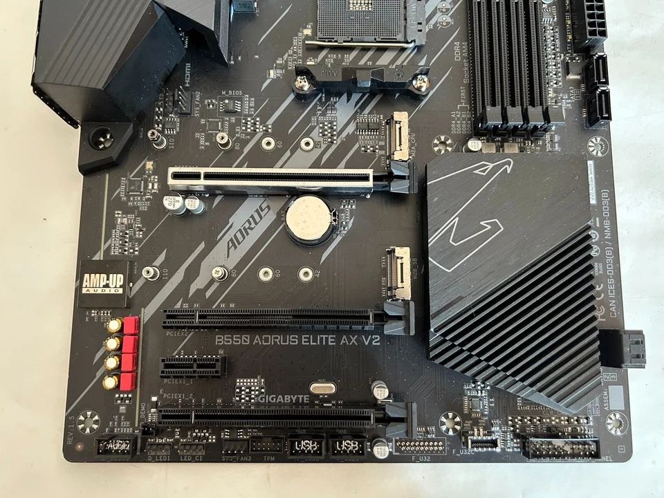 GIGABYTE B550 AORUS ELITE AX V2 Socket AM4 AMD per CPU RYZEN 3XXX-4XXX-5XXX - Immagine 3 di 4