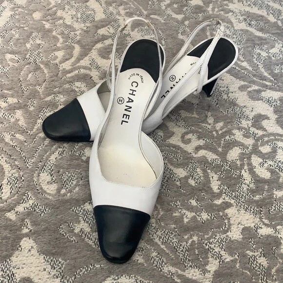 CHANEL Two-Tone cap toe slingback pumps 39 or 8.5