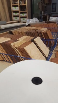 WOOD VENEERS CINTA DE UNIÓN CHAPA DE MADERA - ROLLO GRANDE... 400 METROS x 20mm con chapa GRATUITA