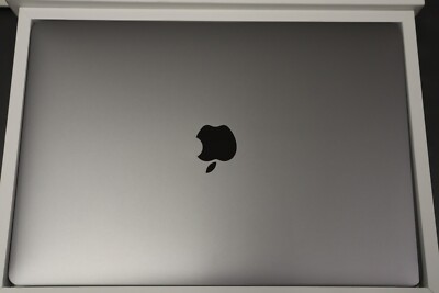 Apple MacBook Pro 13 Zoll (512GB SSD, M1, 8GB) Laptop - Space Grau